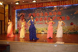 匯源珠寶贊助“國際護士節”活動并組織珠寶秀表演.jpg
